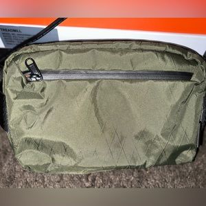 COPY - Alpaka- Green Go Sling Mini